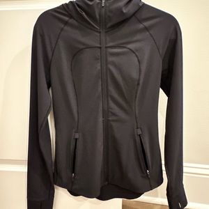 Lululemon Mist Over Windbreaker, Size 4, Black